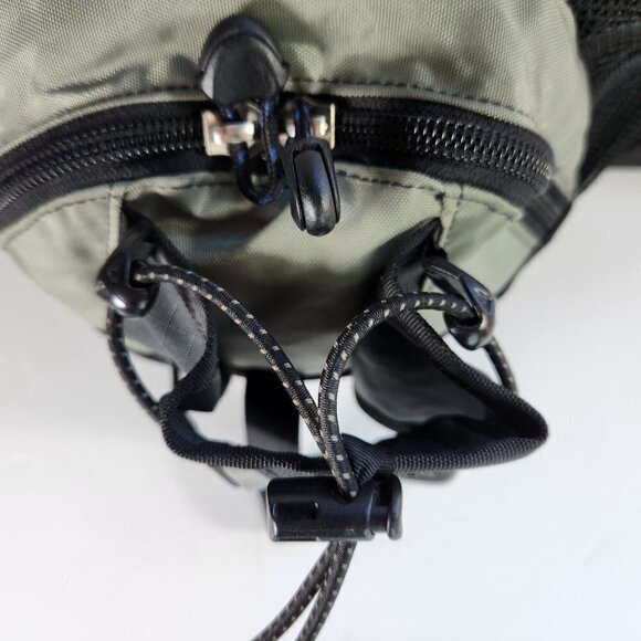 Mountain Equipment Fanny Pack Belt Bag Padded Outdoor Hiking Carryall Green - Picture 4 of 16